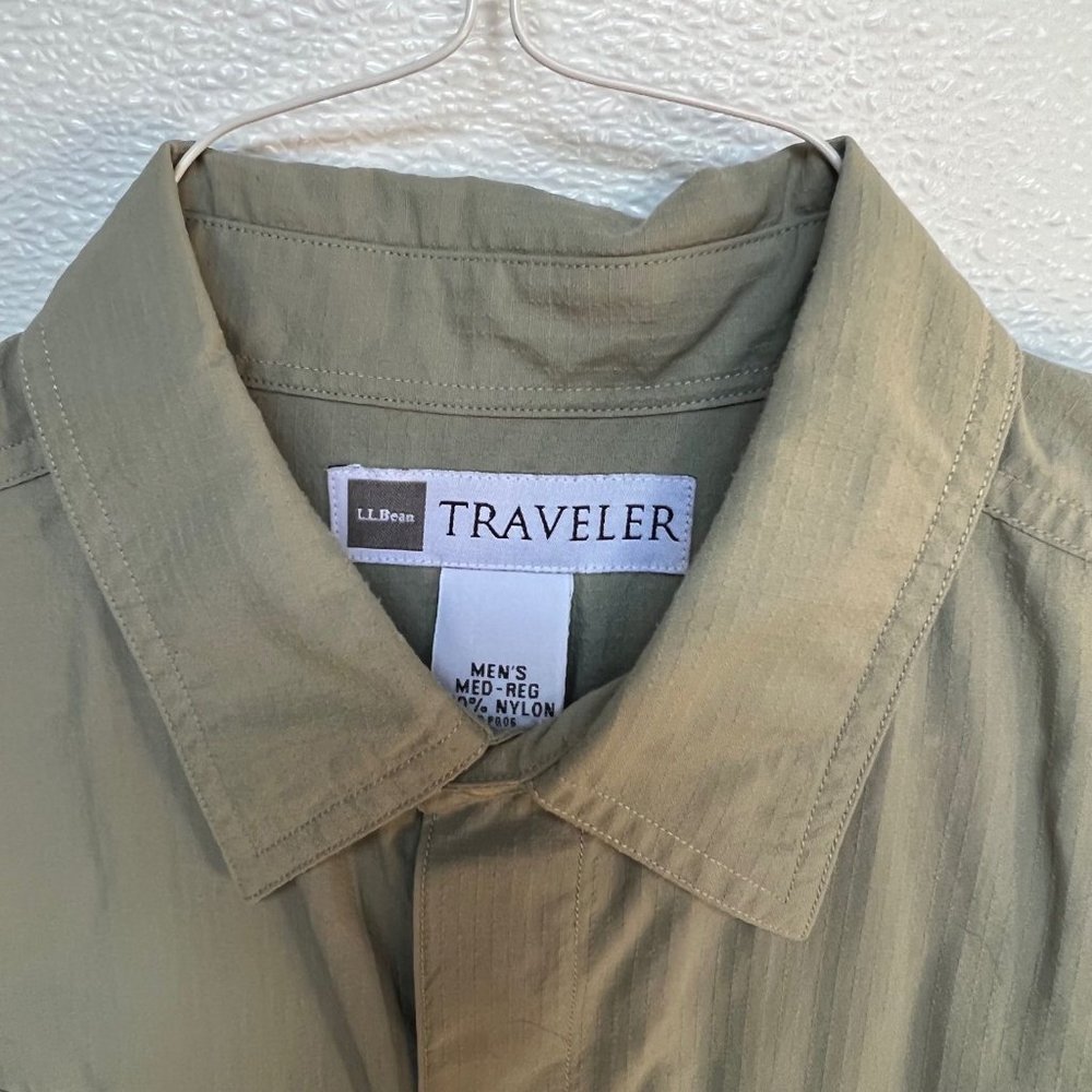 L.L. Bean Mens Size M Traveller Long Sleeve Button Up Collared Shirt Khaki Solid - Picture 4 of 9